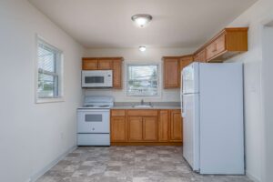 411 Manor Apt B Efficiency