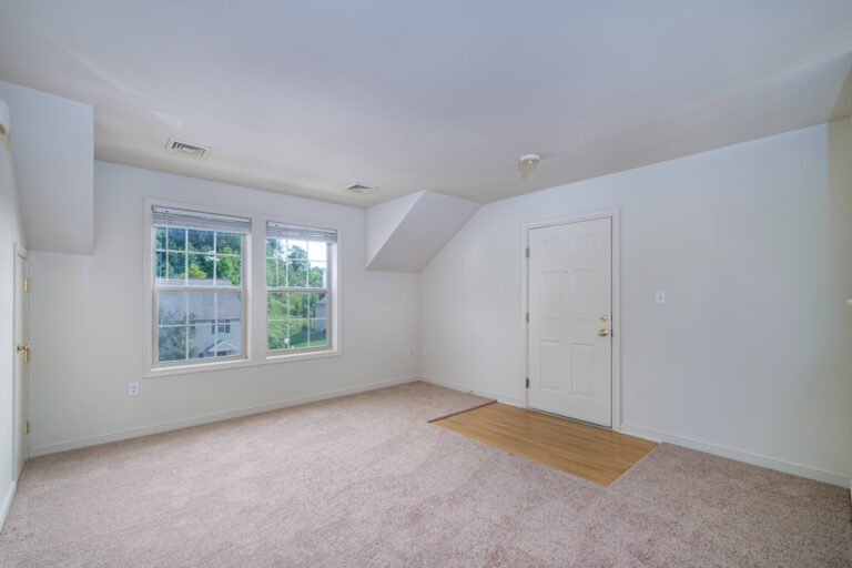 1 bed 3rd fl 443 talon -4