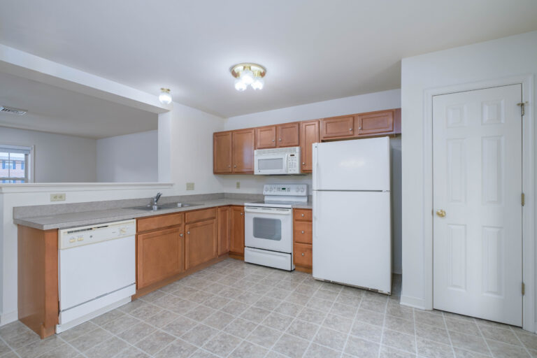 1 bed large private entry 316 clapton 8-13-24-4