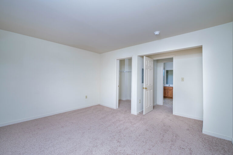 1 bed large private entry 316 clapton 8-13-24-6