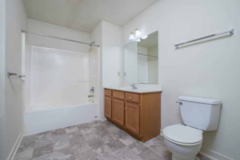 7 - sm 110 clapton large 2nd bath